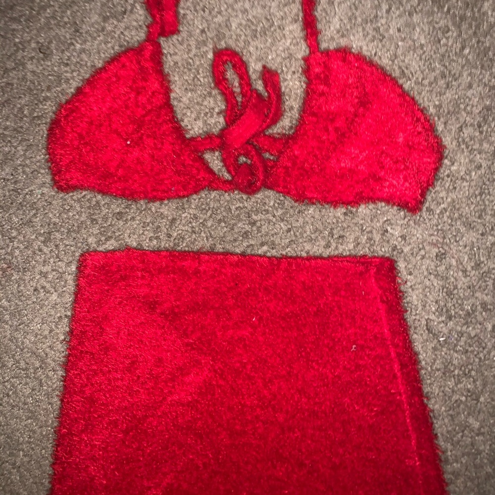 Red fur set